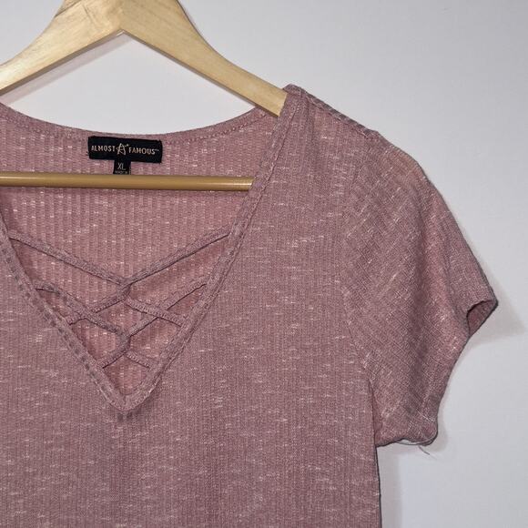 Almost Famous pink v neck top women’s size XL - Picture 3 of 9